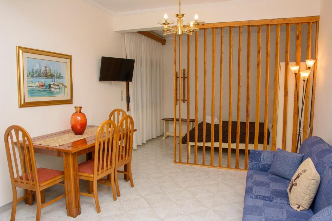 Stefanie'S Rooms Asprovalta Bagian luar foto
