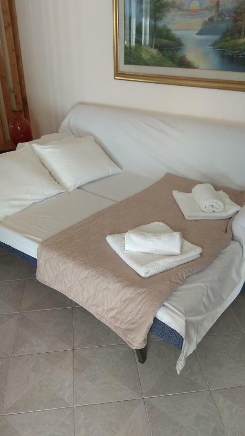 Stefanie'S Rooms Asprovalta Bagian luar foto